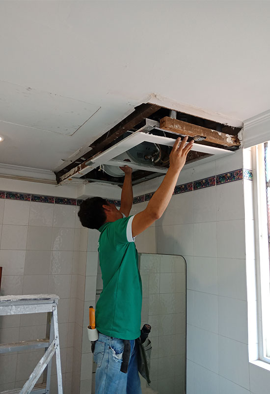 Partition wall and ceiling